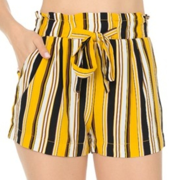 Pants - SHORTS Striped print yellow/black